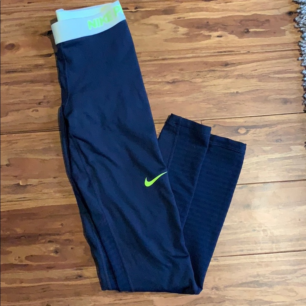 Nike Womens Therma Leggings *like new* size small